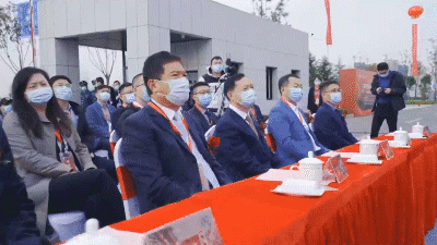 sunbet官网公司副总裁、智能设备BG总裁刘子军出席中远海运智能产线启动典礼.gif