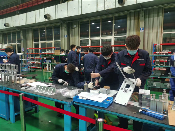 造作出产部门加班加点，大力支持.jpg